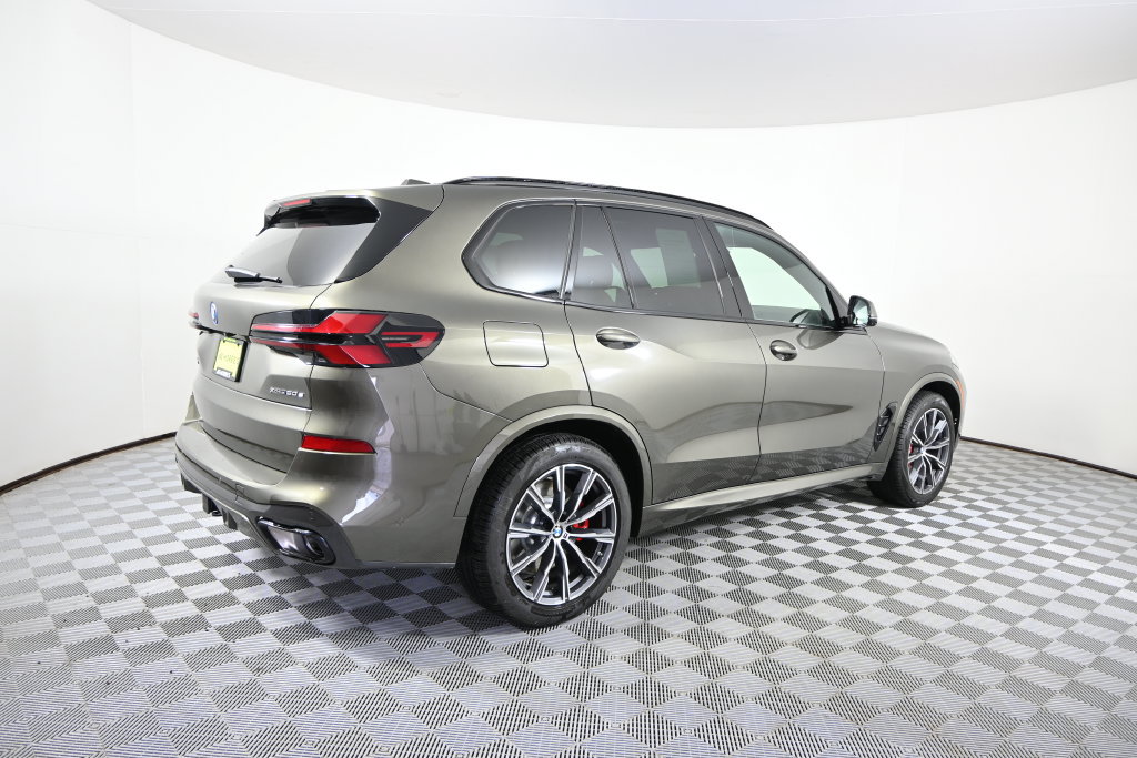 Used 2026 BMW X5 xDrive50e w/ M Sport Package AWD/4WD image 6