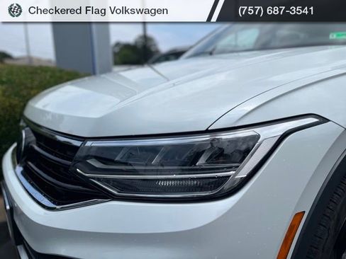 Used 2023 Volkswagen Tiguan SE R-Line FWD image 11