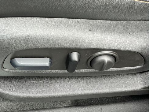 Used 2024 Chevrolet Equinox Premier w/ LPO, Floor Liner Package AWD/4WD image 23