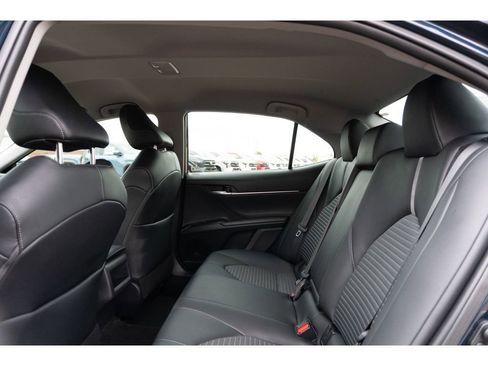 Used 2020 Toyota Camry SE image 13