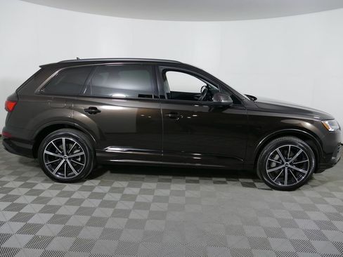 Used 2023 Audi Q7 3.0T Premium Plus w/ Premium Plus Package AWD/4WD image 32
