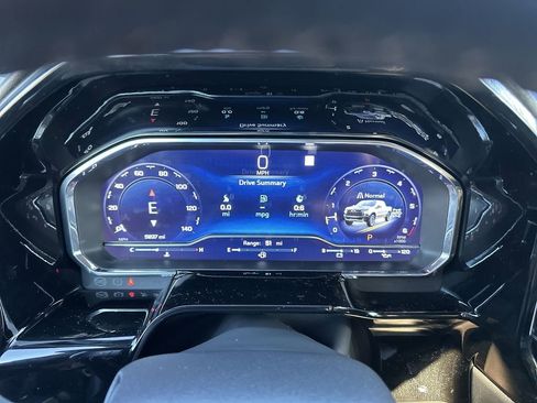 Used 2023 Chevrolet Silverado 1500 ZR2 w/ Technology Package AWD/4WD image 15