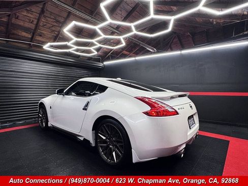 Used 2009 Nissan 370Z Touring w/ Aerodynamics Pkg RWD image 4