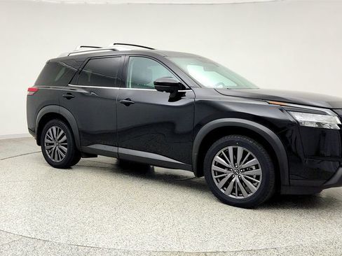 Used 2023 Nissan Pathfinder SL w/ SL Premium Package image 3