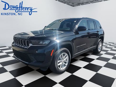 Used 2024 Jeep Grand Cherokee Laredo X w/ Luxury Tech Group I AWD/4WD image 1