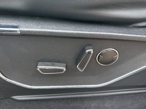 Used 2023 Ford F150 Lariat w/ Equipment Group 502A High image 8