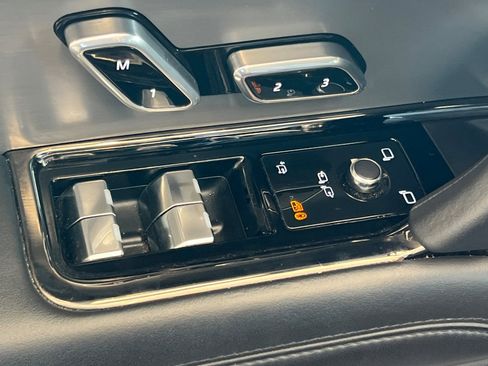 Used 2023 Land Rover Range Rover Sport SE Dynamic image 12