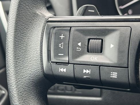 Used 2024 Nissan Rogue S FWD image 10