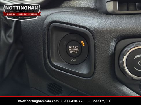 Used 2025 Jeep Wrangler Sport AWD/4WD image 19