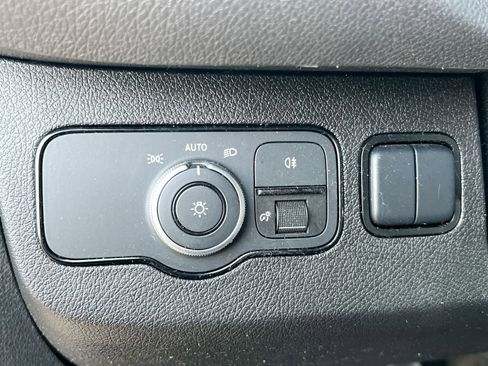 Used 2023 Mercedes-Benz Sprinter 2500 image 17