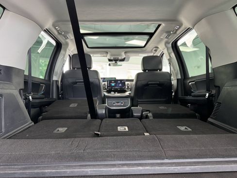 Used 2025 Ford Expedition Platinum AWD/4WD image 48