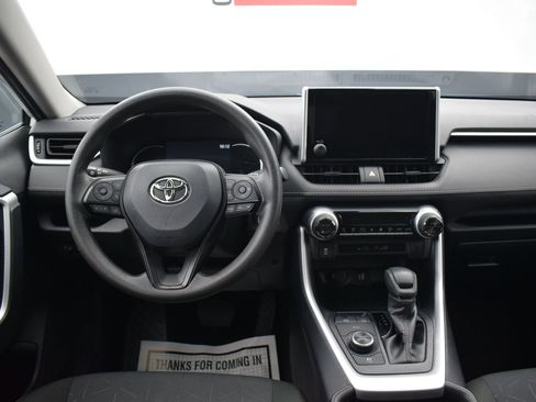 Used 2025 Toyota RAV4 XLE AWD/4WD image 14