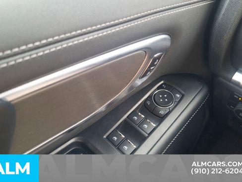 Used 2025 Ford Expedition Platinum AWD/4WD image 17