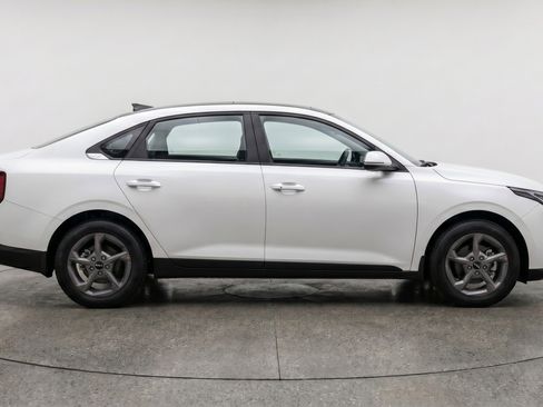 Used 2025 Kia K4 LXS image 11