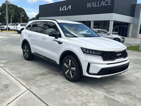 Used 2023 Kia Sorento S FWD image 4