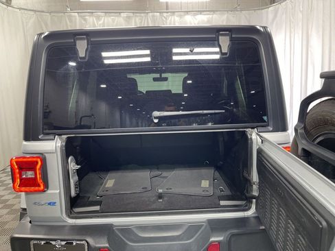 Used 2023 Jeep Wrangler Unlimited Sahara image 32