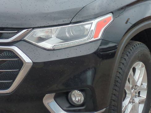 Used 2021 Chevrolet Traverse LT FWD image 11