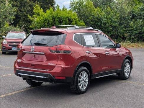 Used 2018 Nissan Rogue SV AWD/4WD image 43