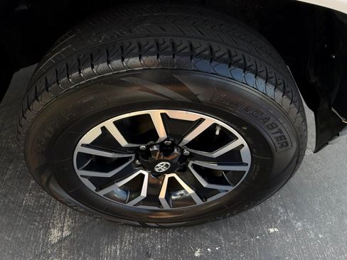 Used 2020 Toyota Tacoma TRD Sport image 26