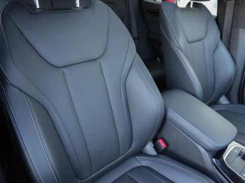 Used 2025 BMW X4 xDrive30i image 14