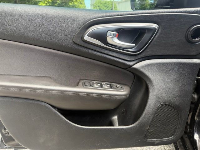 Used 2015 Chrysler 200 Limited w/ Convenience Group FWD image 14