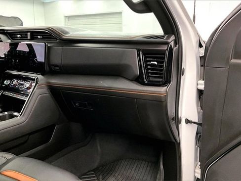 Used 2024 GMC Sierra 2500 AT4 w/ AT4 Premium Plus Package image 16