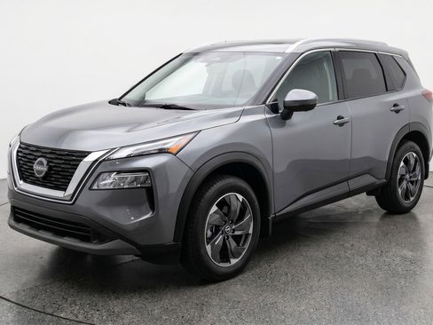 Used 2025 Nissan Rogue SV FWD image 3
