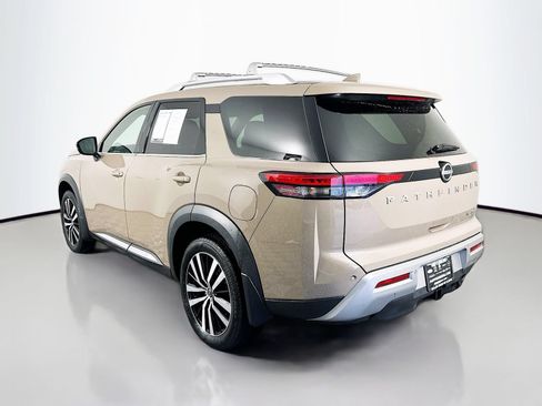 Used 2023 Nissan Pathfinder Platinum w/ Cargo Package AWD/4WD image 5