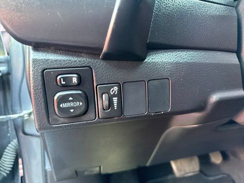 Used 2019 Toyota Corolla SE FWD image 25