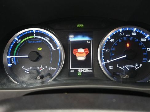 Used 2018 Toyota Highlander LE image 30