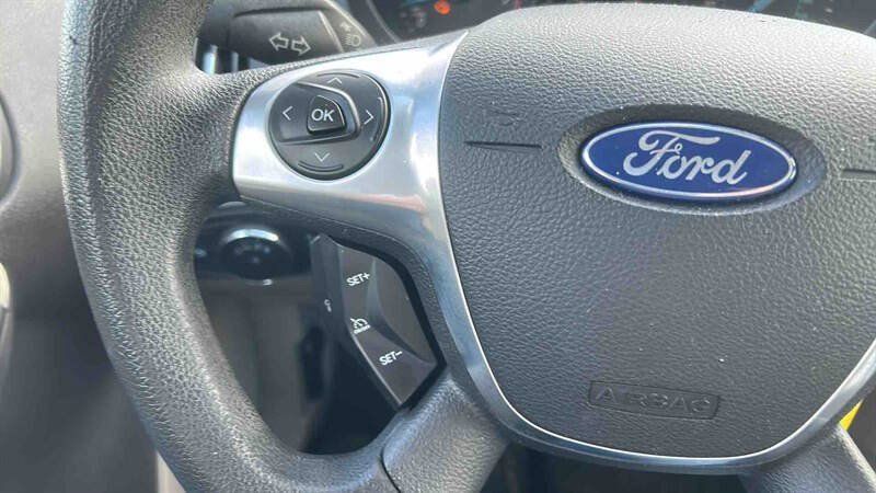 Used 2014 Ford Focus SE FWD image 19