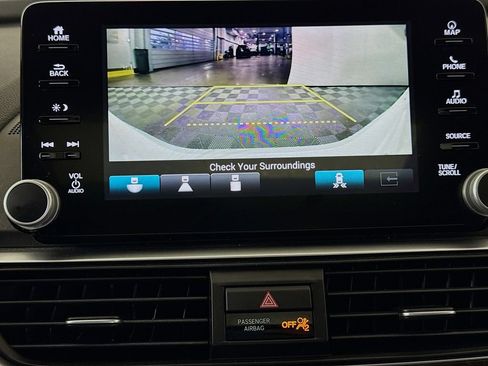 Used 2019 Honda Accord Touring image 14