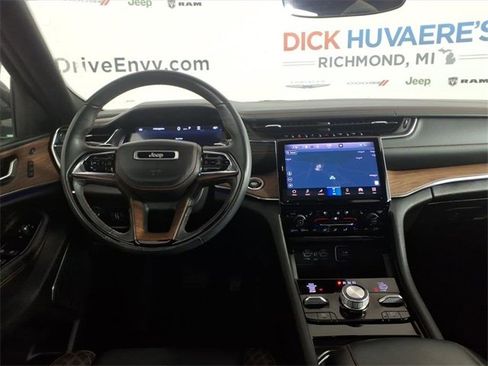 Used 2023 Jeep Grand Cherokee Summit image 12