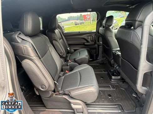 Used 2026 Toyota Sienna XLE Woodland Edition AWD/4WD image 3