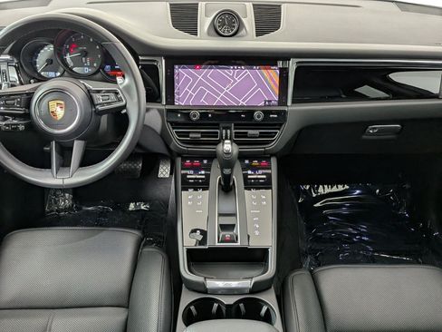 Certified 2026 Porsche Macan AWD/4WD image 20