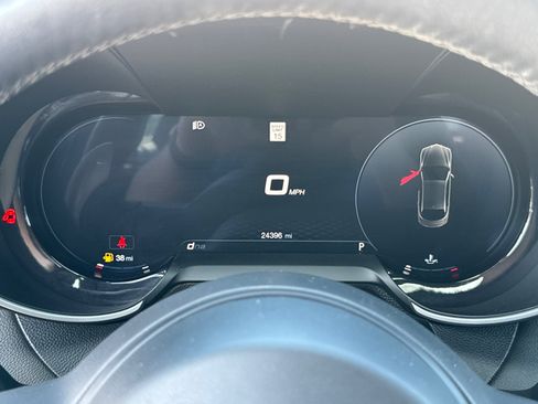 Used 2024 Alfa Romeo Giulia Veloce image 25