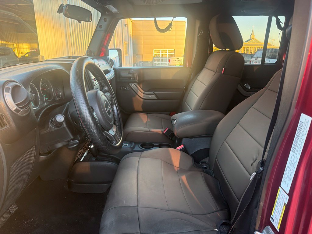Used 2012 Jeep Wrangler Unlimited Sport AWD/4WD image 2