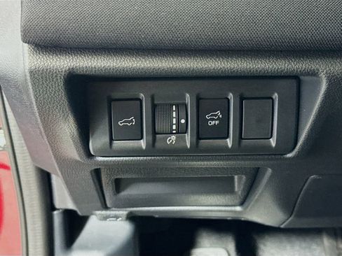 Used 2025 Subaru Outback Premium image 10