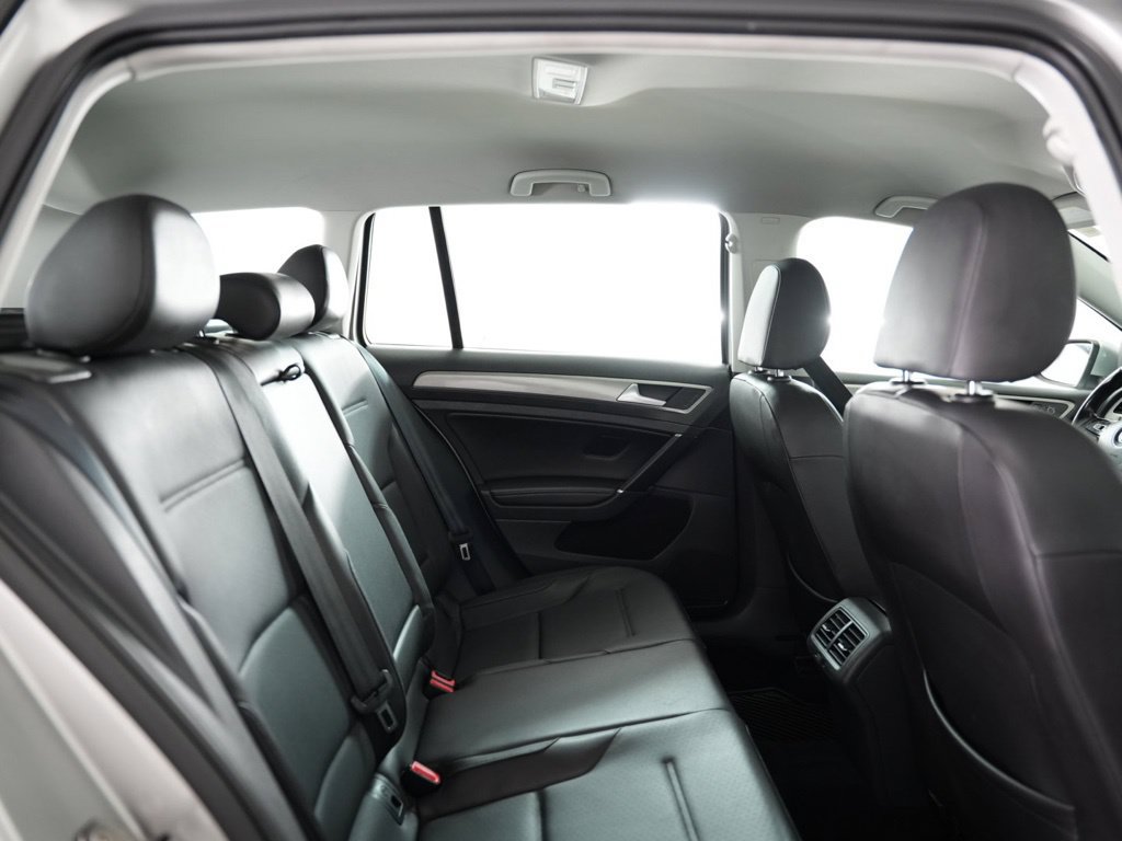 Used 2015 Volkswagen Golf TDI S FWD image 38