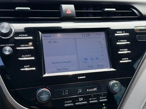 Used 2020 Toyota Camry SE FWD image 10