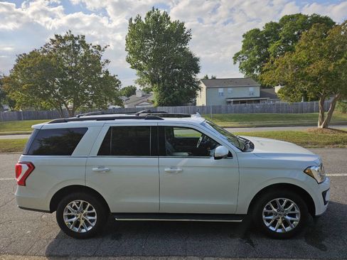 Used 2020 Ford Expedition XLT w/ Equipment Group 202A AWD/4WD image 8