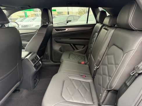 New 2026 Volkswagen Atlas Cross Sport SE FWD image 23