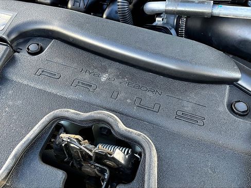 Used 2024 Toyota Prius XLE image 31