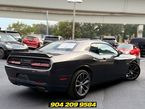 Used 2018 Dodge Challenger R/T w/ Performance Handling Group RWD image 7