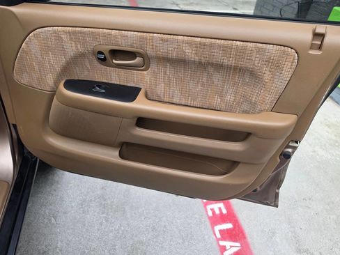 Used 2004 Honda CR-V LX image 30