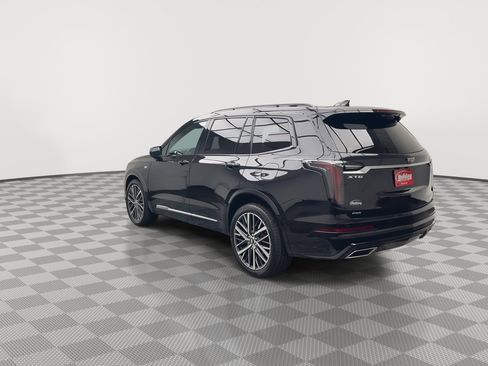Used 2023 Cadillac XT6 Sport w/ Technology Package image 2