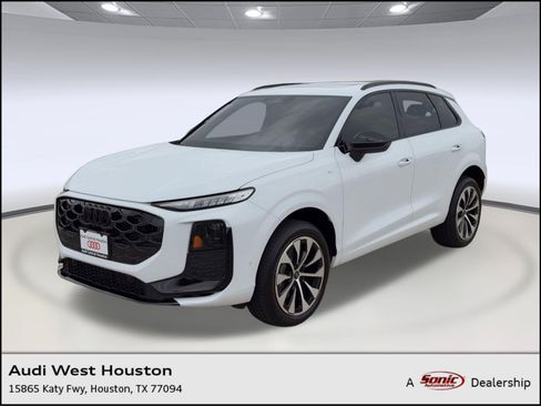New 2026 Audi Q3 quattro 2.0T w/ Driver Assistance Package AWD/4WD image 1