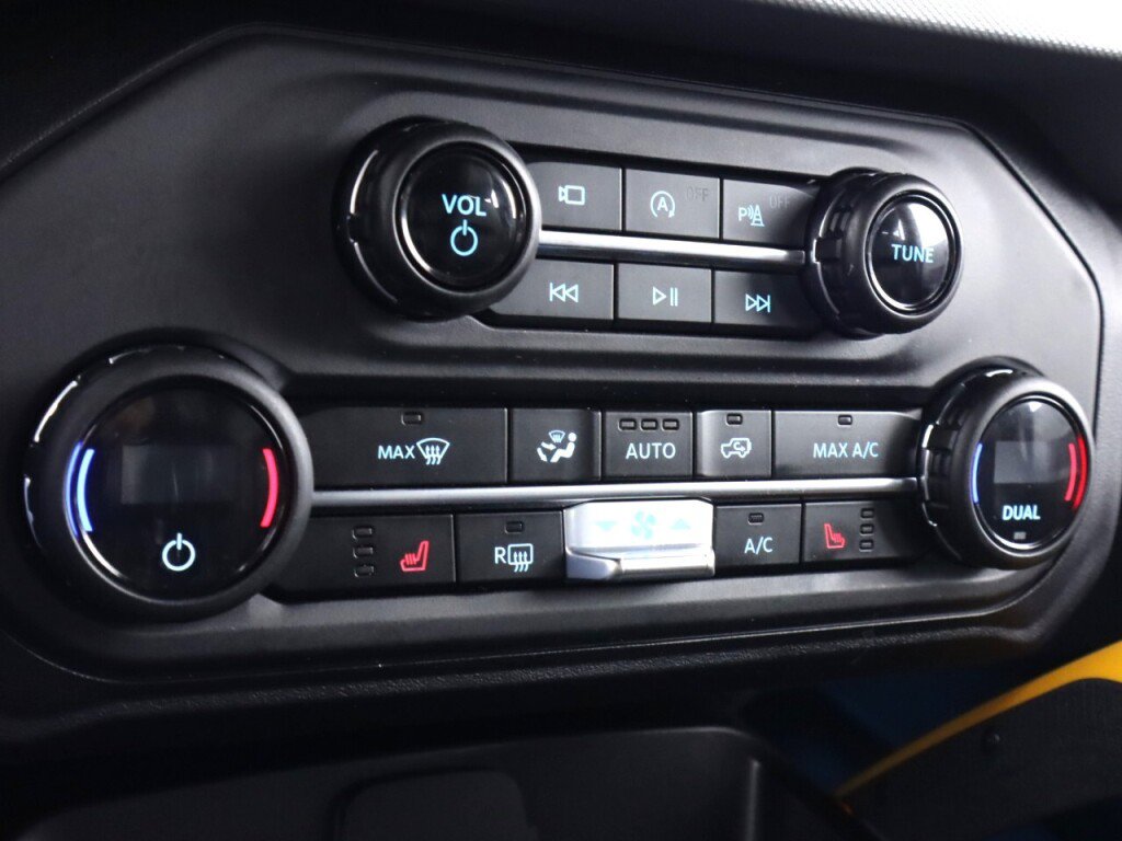 Used 2023 Ford Bronco Badlands w/ Sasquatch Package AWD/4WD image 23