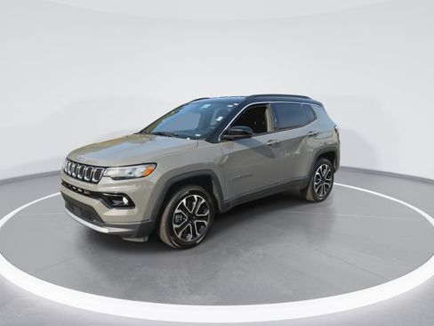 Used 2024 Jeep Compass Limited AWD/4WD image 4