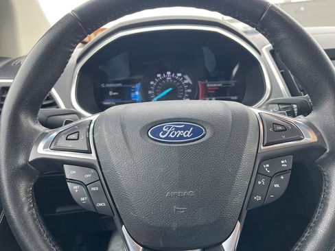 Used 2018 Ford Edge Titanium w/ Technology Package image 16